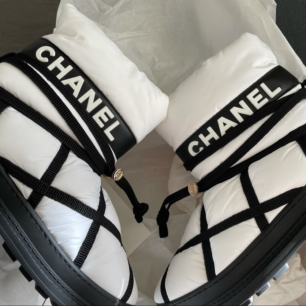 Authentic CHANEL Ice Cleats Snow Boots - Picture 5 of 14